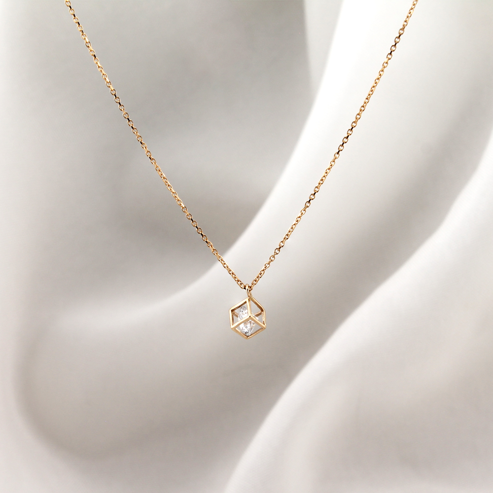 n مکعب و سنگ کوچک