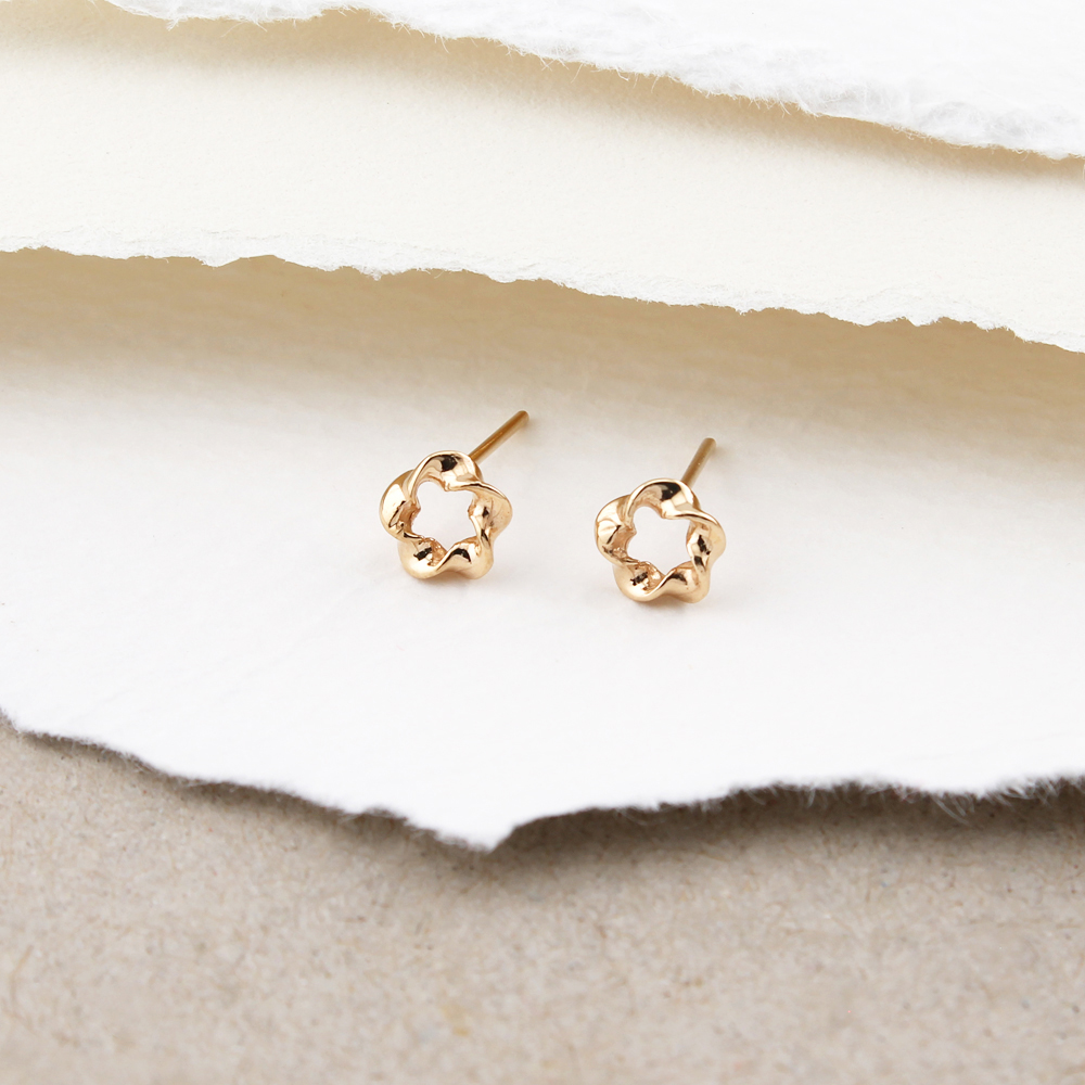 e ستاره فردار