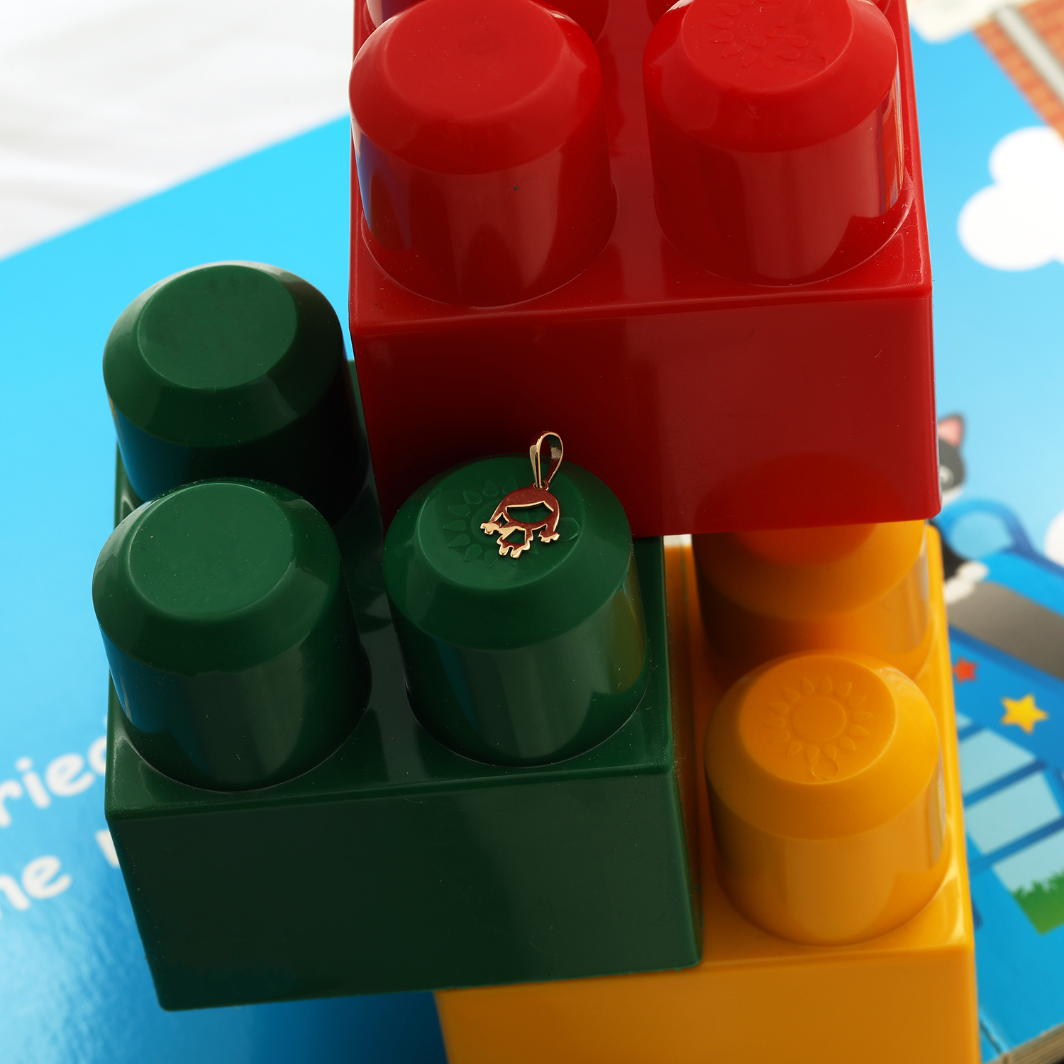 آویز دخترک گیس بافت