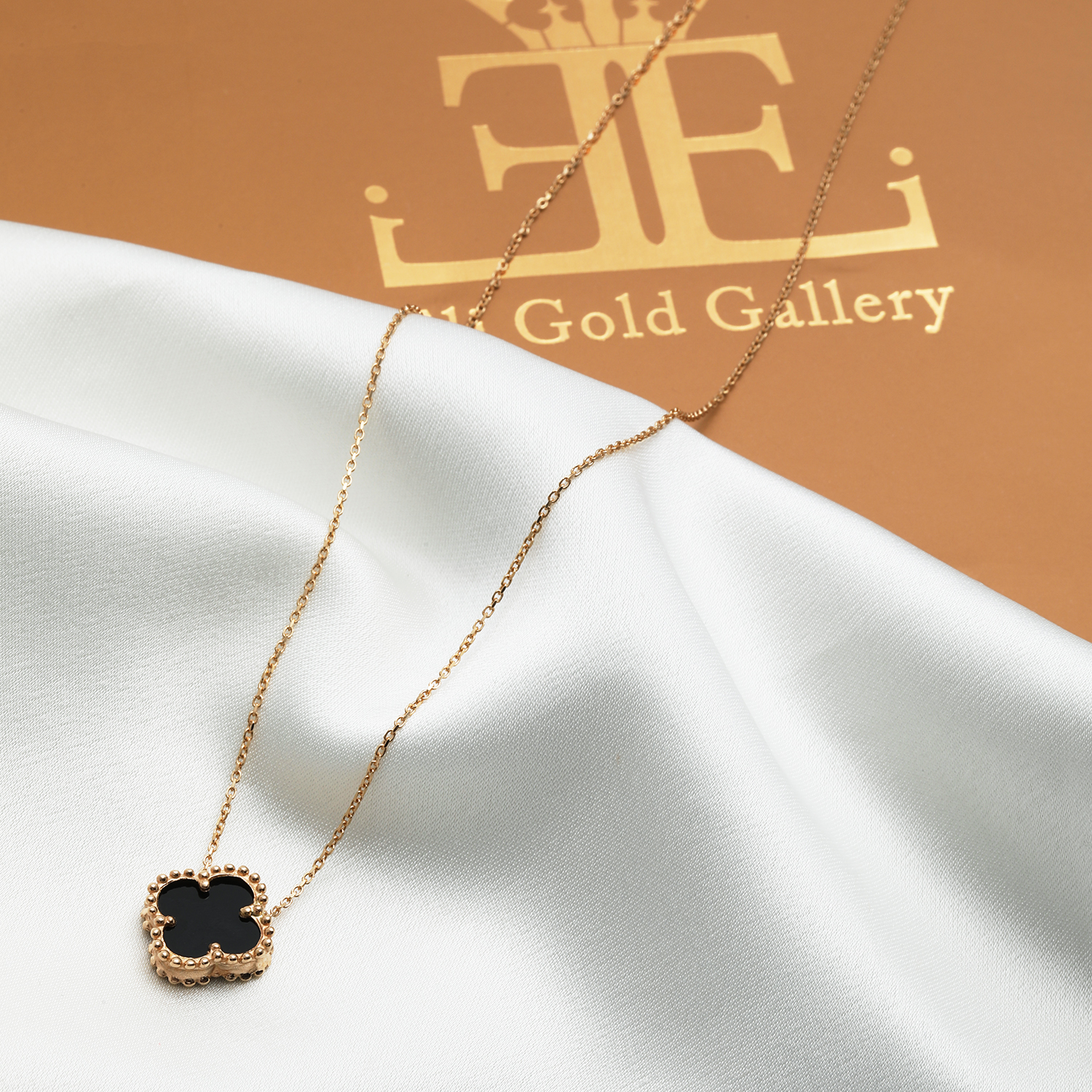 عکس-دوم-گردنبند-ونکلیف-سنگ