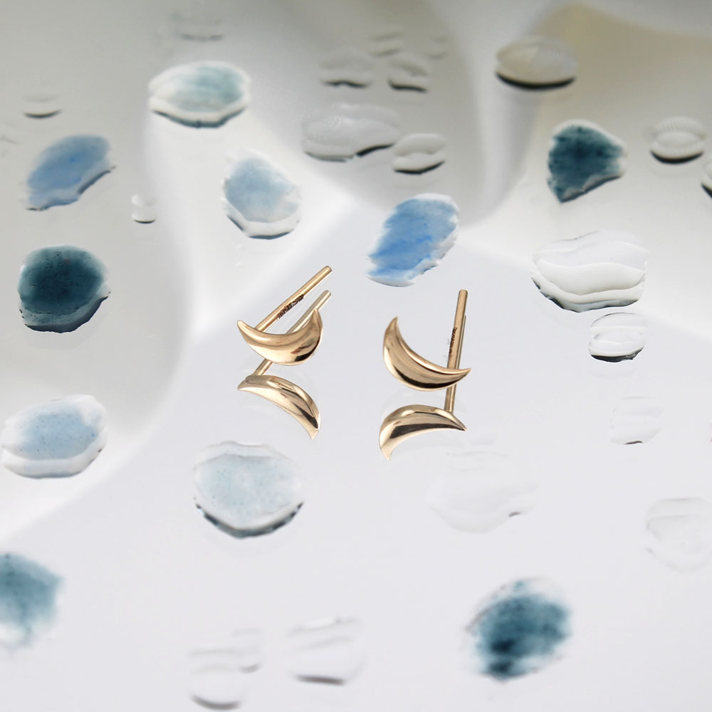 e هلال ماه ظ