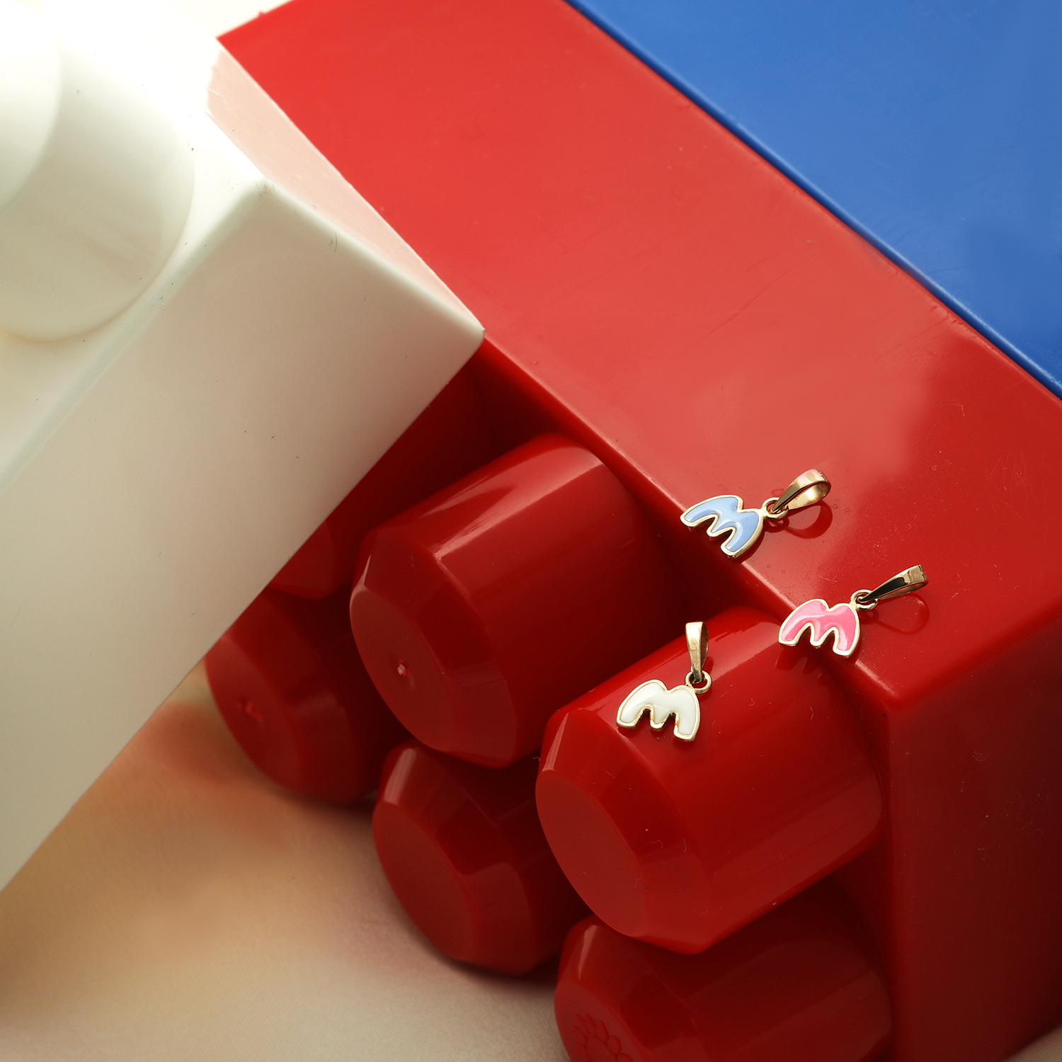 آویز-حرف-Mمینایی-عکس-دوم