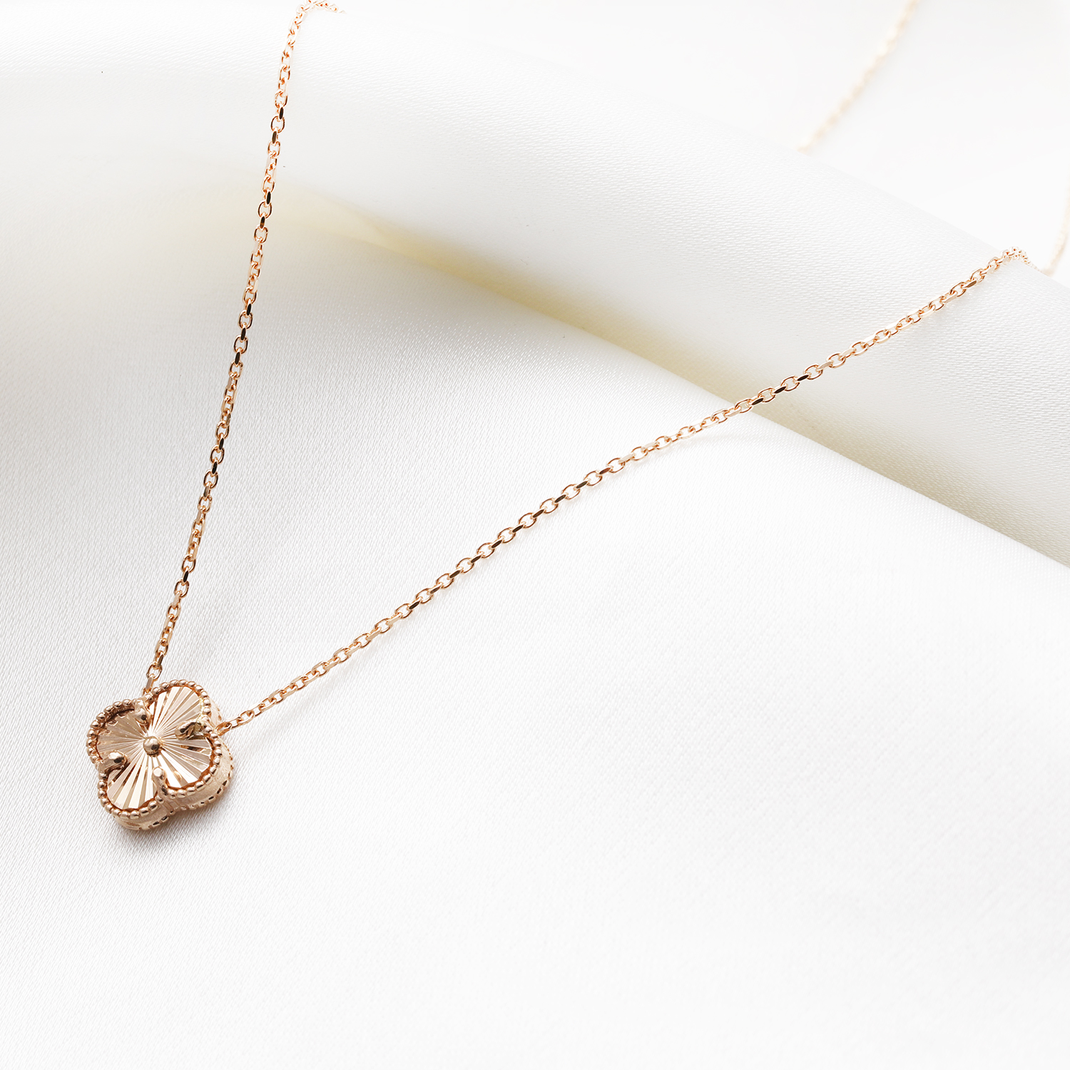 گردنبند-تک-ونکلیف-الحمبرا-الی-جدید-1