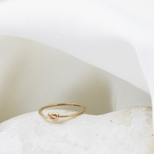 انگشتر گره ساده