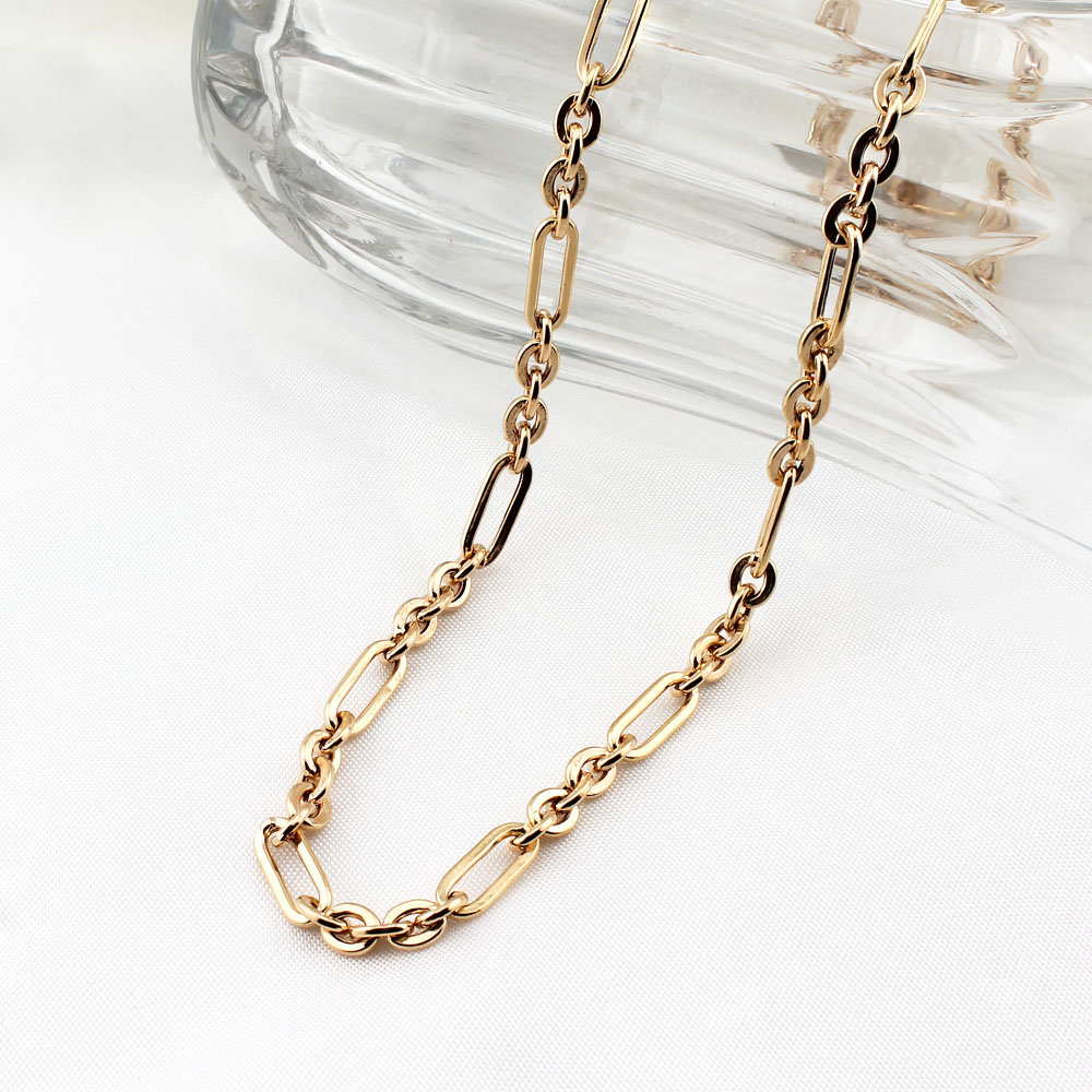 n الکساندر کوین پنج تایی ظ ج