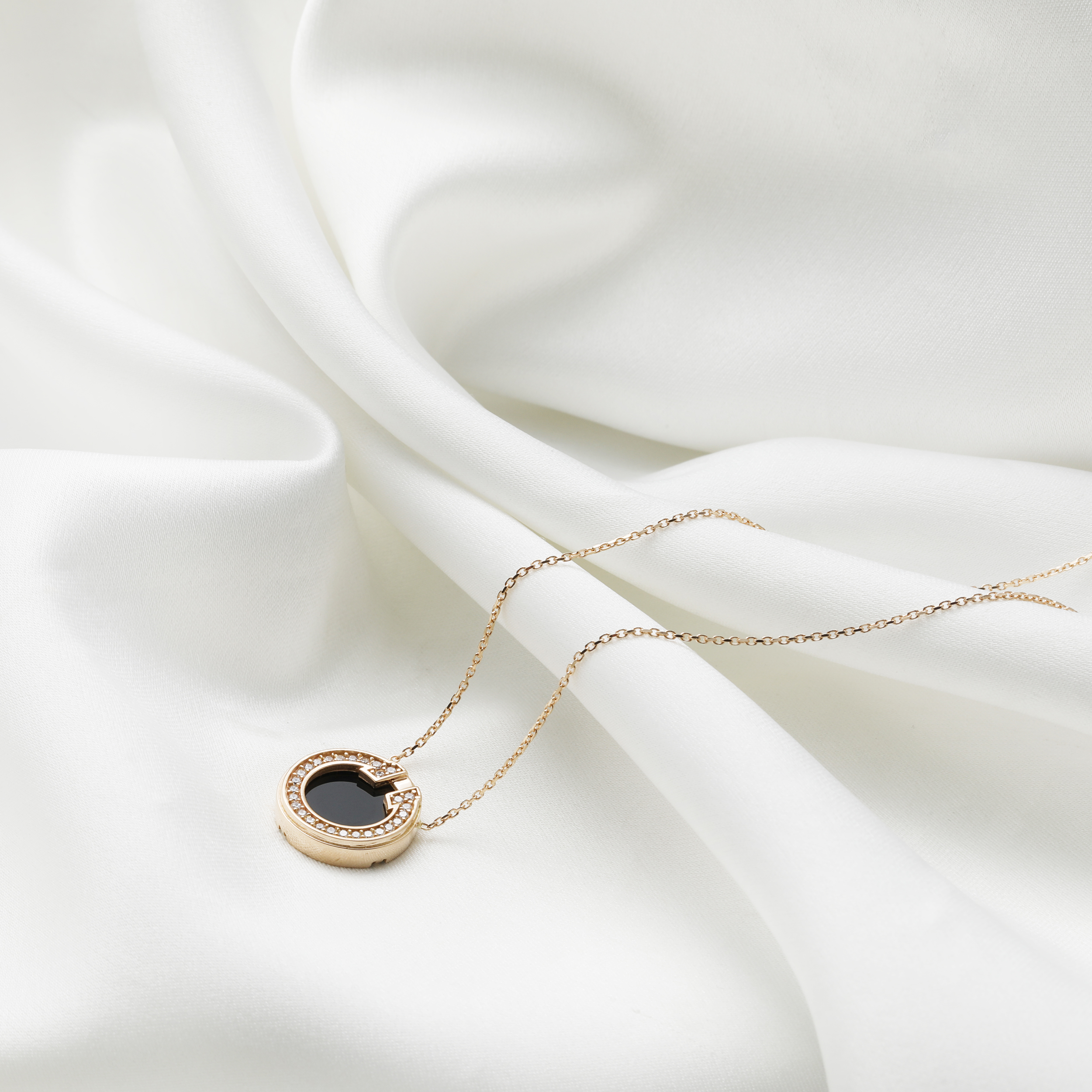 دایره-تیفانی-و-سنگ-کوچک