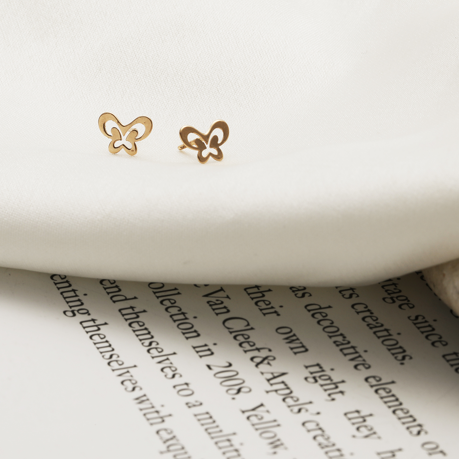 گوشواره پروانه دور تو خالی