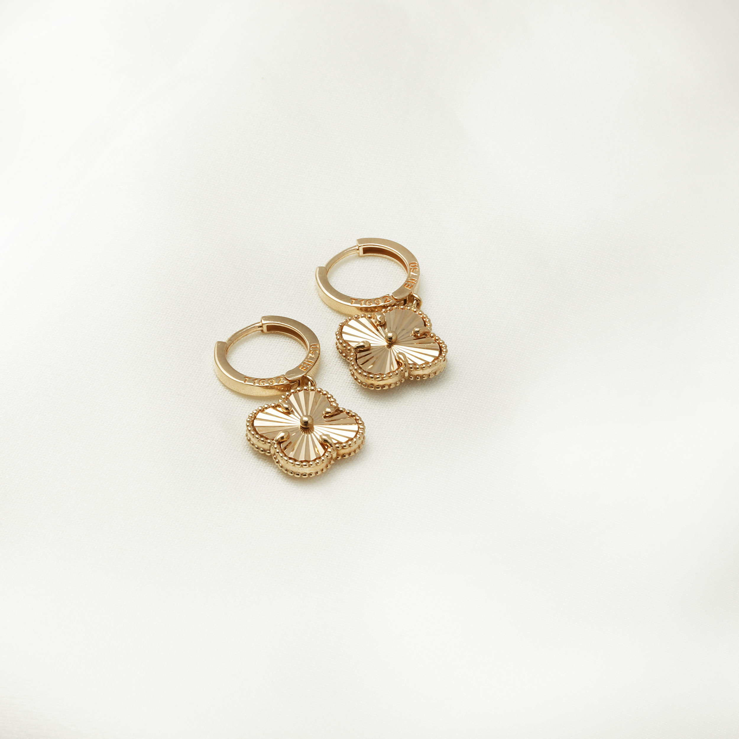 گوشواره-ونکلیف-الحمبرا-کلیپسی-جدید-2 گوشواره ونکلیف الحمبرا کلیپسی جدید 2