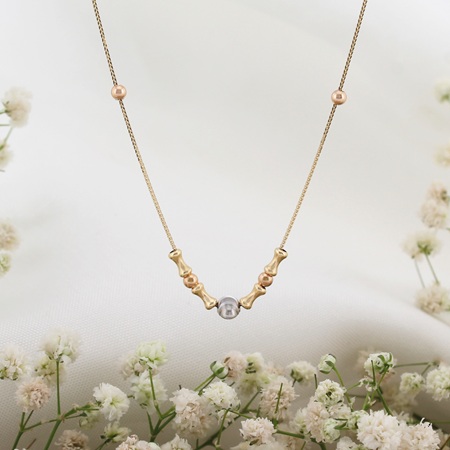 اهمیت انتخاب گردنبند مناسب برای لباس مشکی