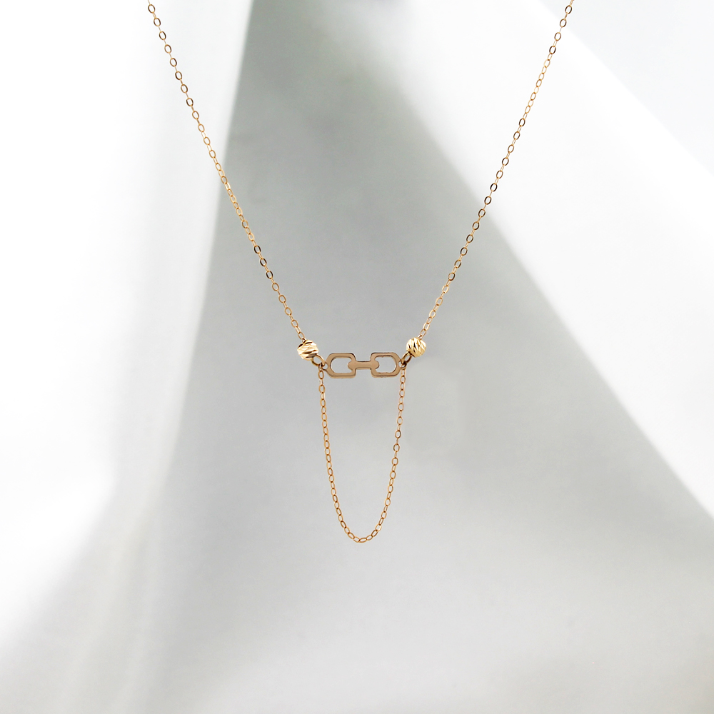 n البرناردو عینکی زنجیری