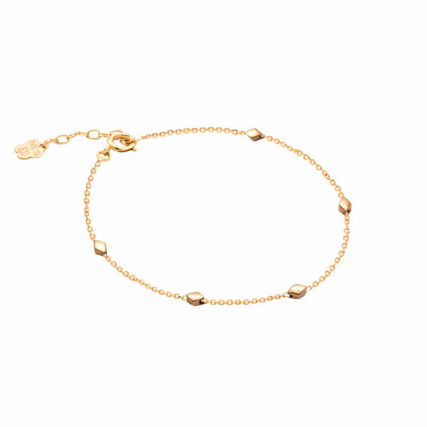 گوشواره برگ سوزنی