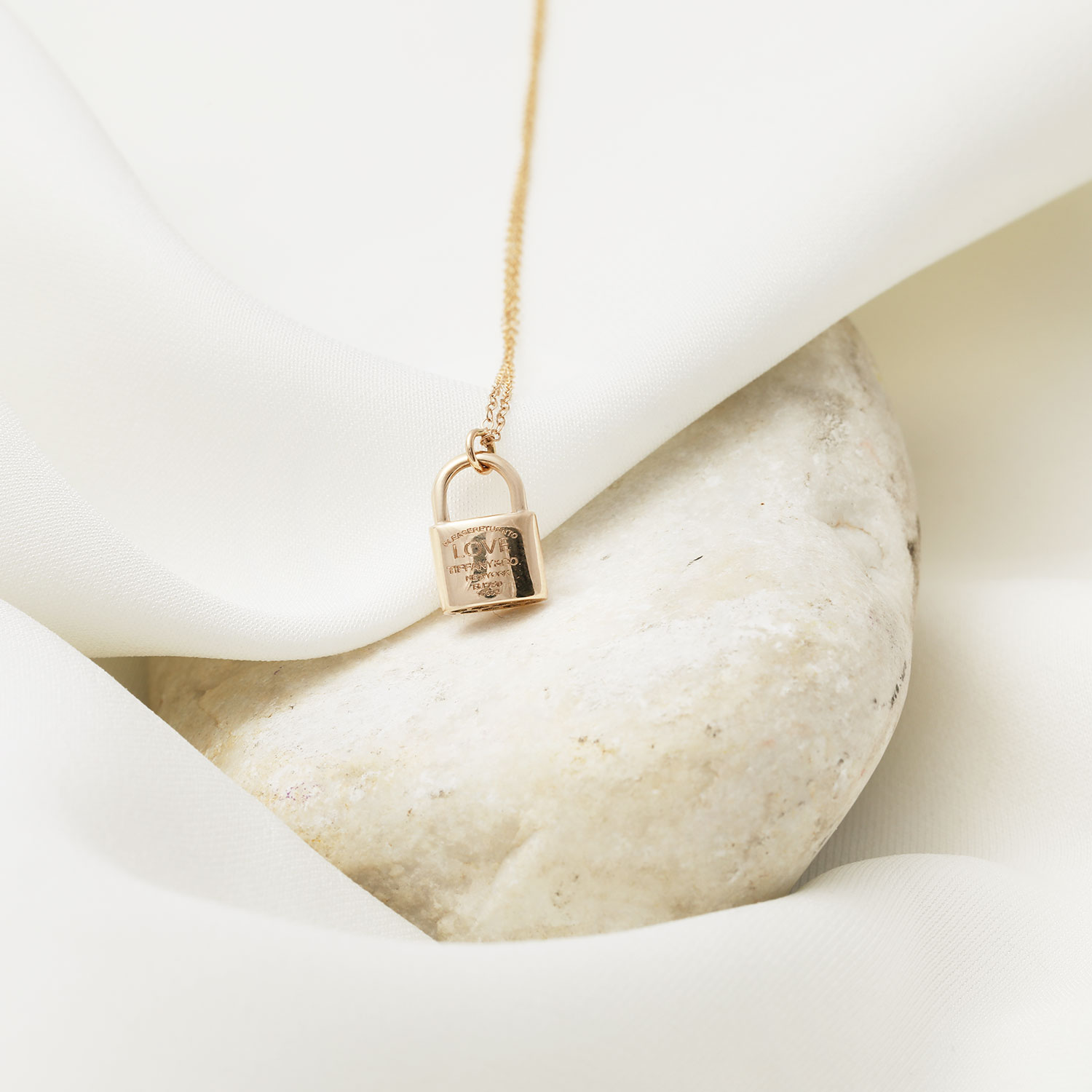 گردنبند قفل تیفانی الی گردنبند قفل تیفانی الی