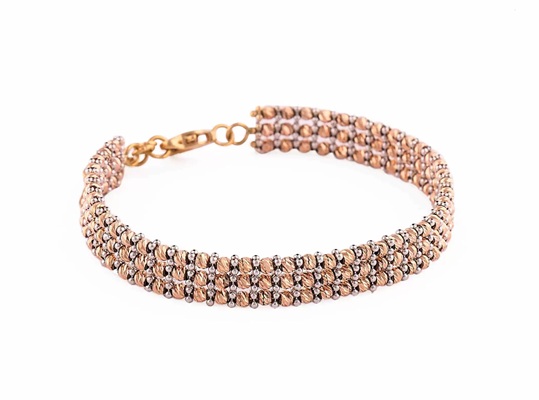 ست کردن طلای رزگلد با استایل مجلسی و رسمی