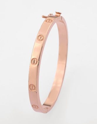 ست کردن طلای رزگلد با رنگ لباس