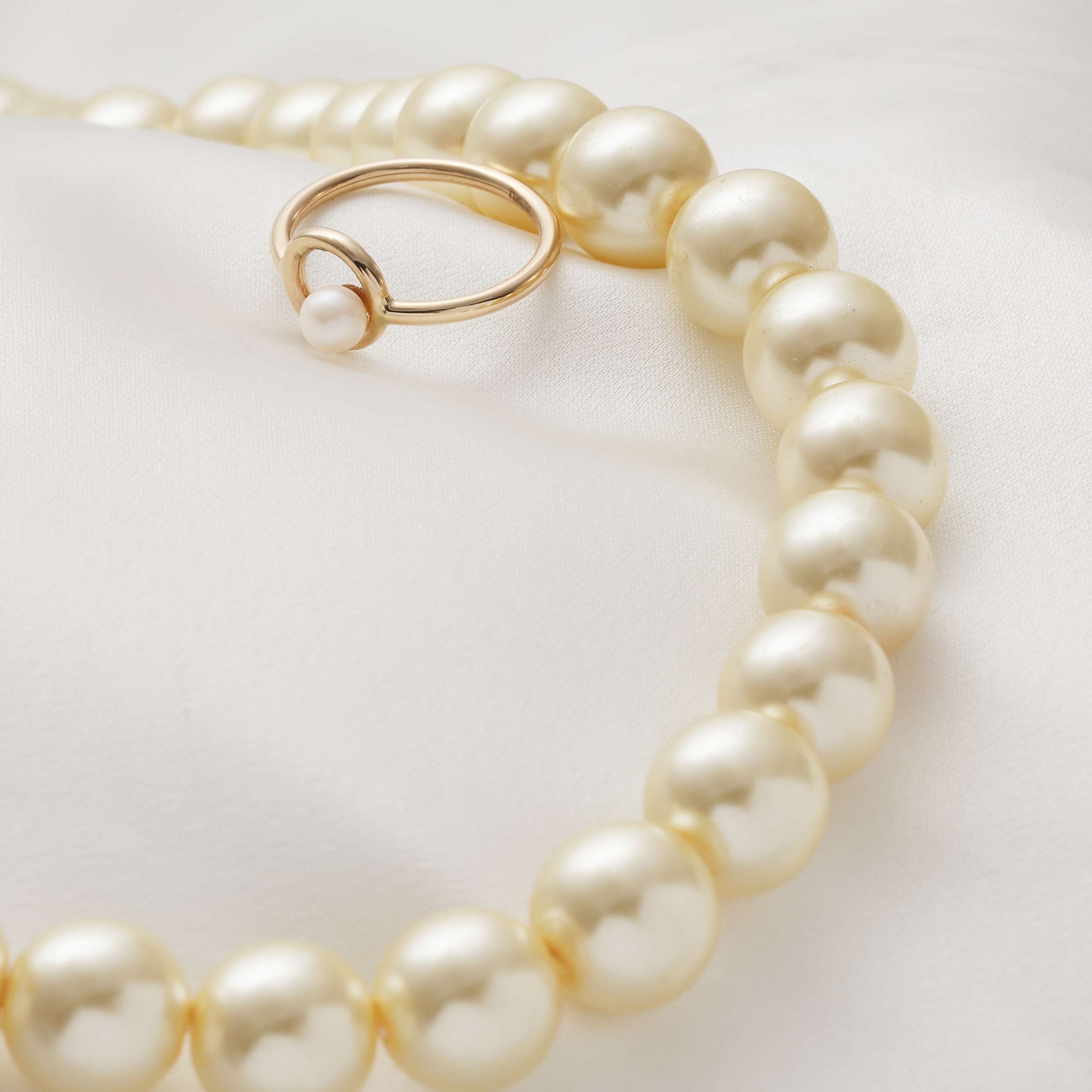 انگشتر-حلقه-و-مروارید1 انگشتر حلقه و مروارید