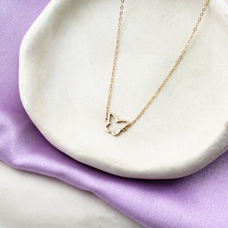 خرید گردنبند مناسب برای دختر نوجوان از الی گلد گالری