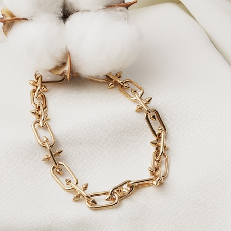 اهمیت انتخاب دستبند مناسب برای مچ توپر