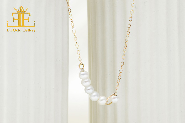 گردنبند مناسب لباس سورمه اس